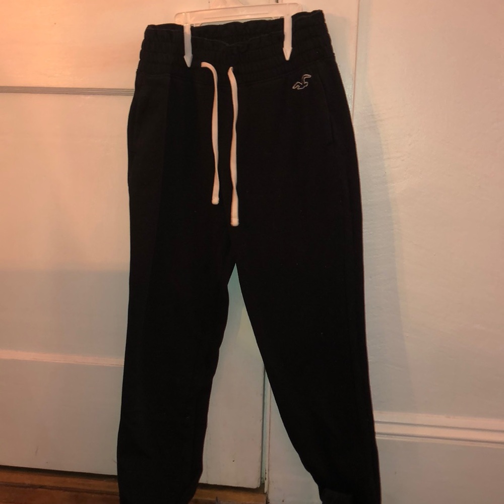 Hollister joggers